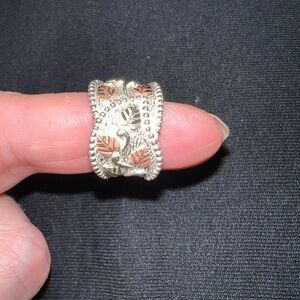 Black hills gold leaf ring